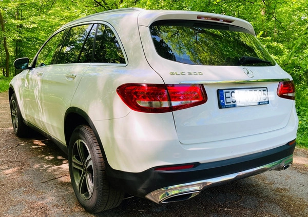 Mercedes-Benz GLC cena 139000 przebieg: 77000, rok produkcji 2019 z Staszów małe 67